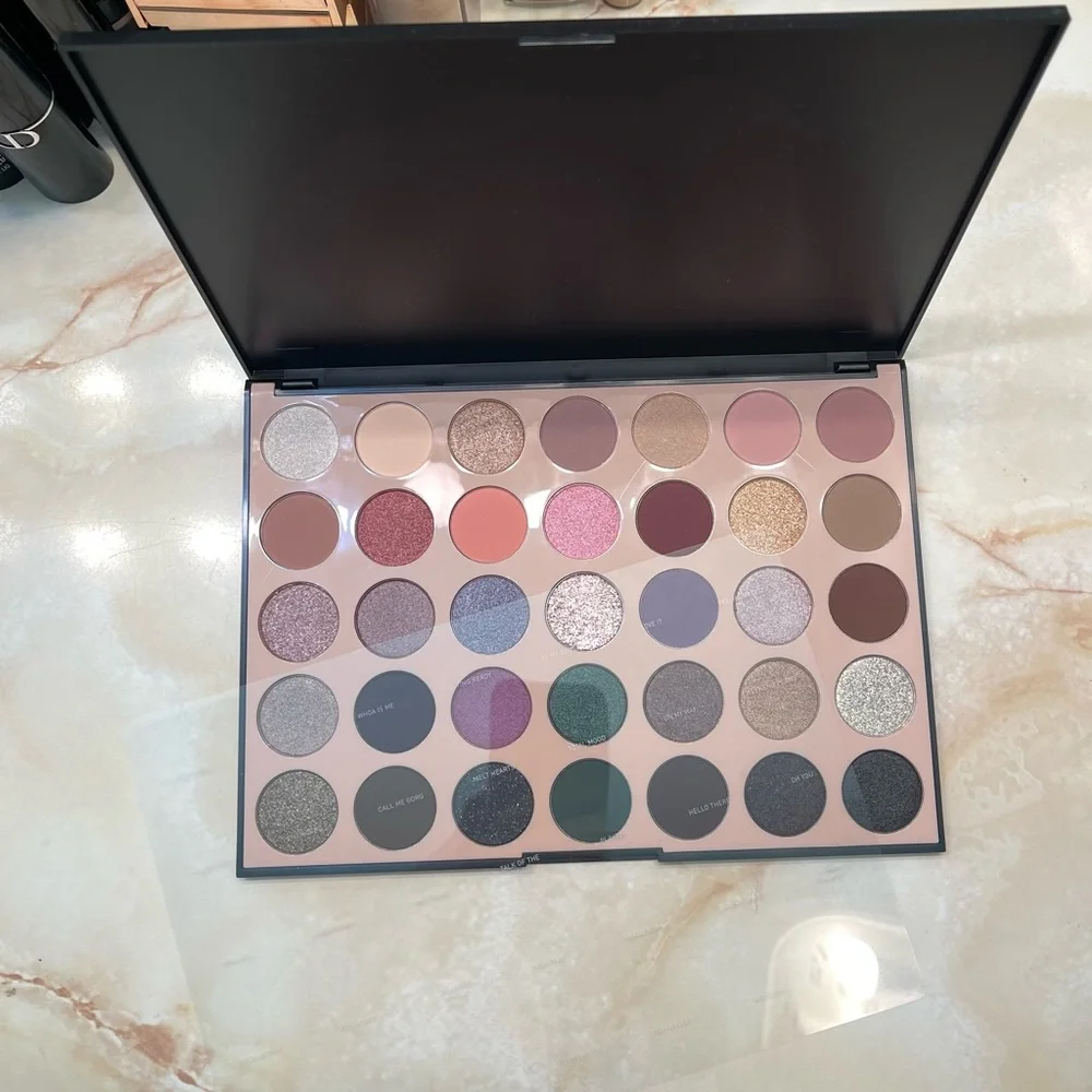 Morphe ~ ‘35C EVERYDAY CHIC’ ~ Eyeshadow Artistry Palette ~ VAULTED, RARE & HTF